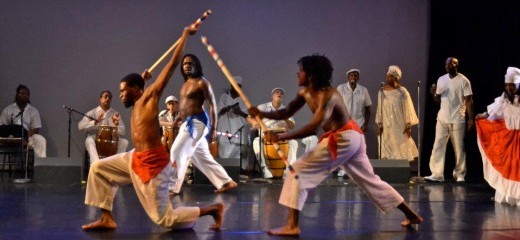 Many Feet, One Step: K&ugrave;l&uacute; M&egrave;l&eacute; Leads a Journey